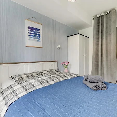 Apartment Blue Mandarin Ii