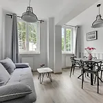 Apartman Blue Mandarin Ii